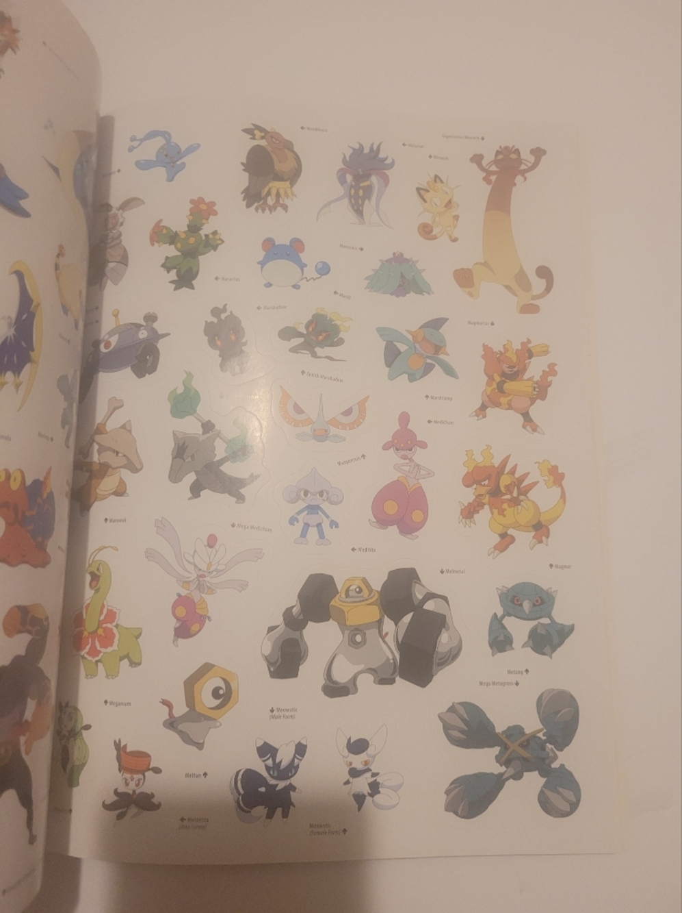 Epic Sticker Collection - Yellow Pikachu - Picture 4 of 6